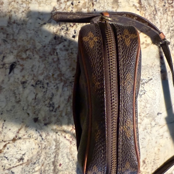 Vintage Louis Vuitton Monogram Danube Crossbody (2001) - Picture 7 of 12